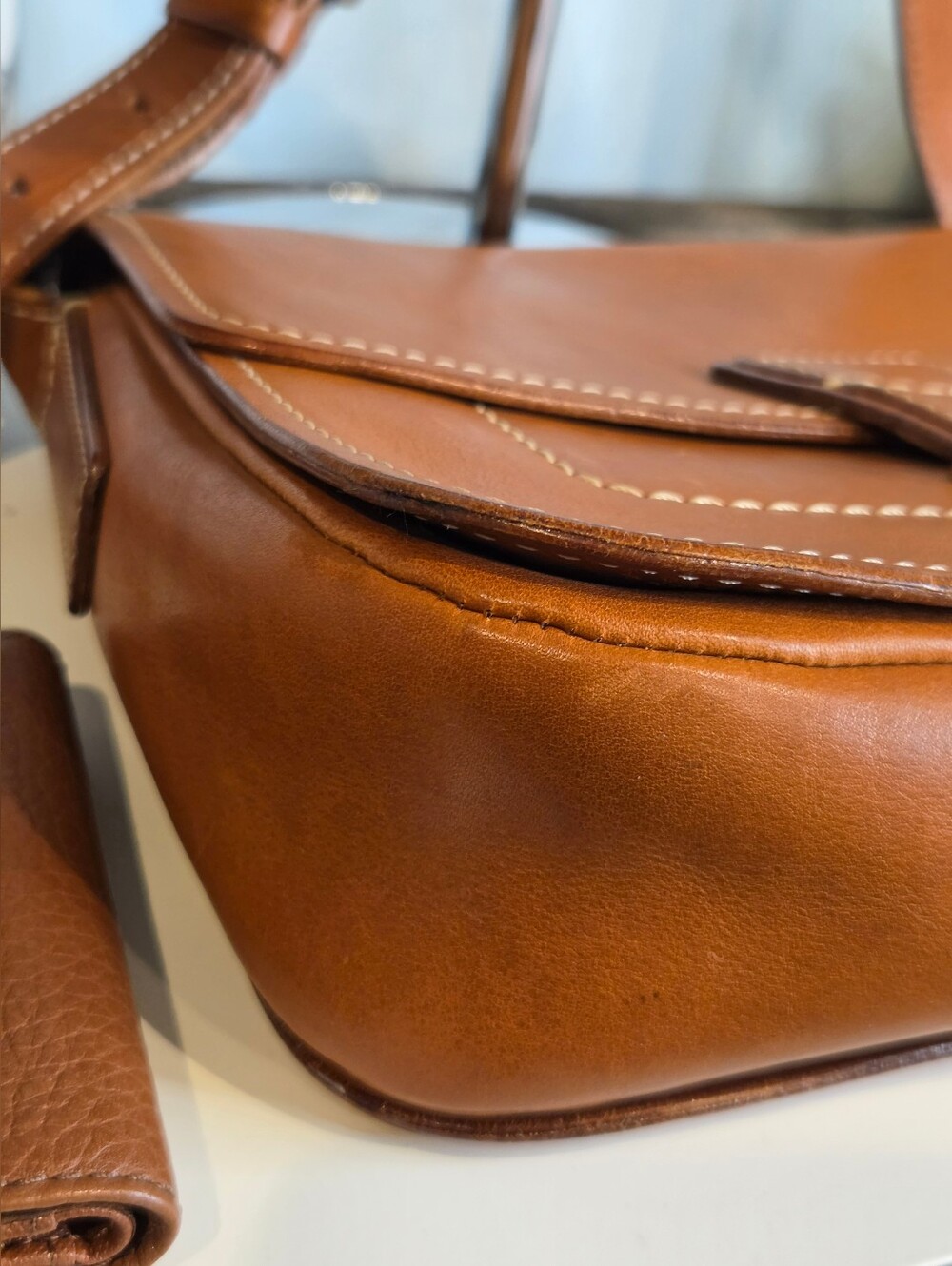 Fossil Tremont Flap Crossbody Handbag and Fossil Brown Leather Wallet. - Picture 9 of 16